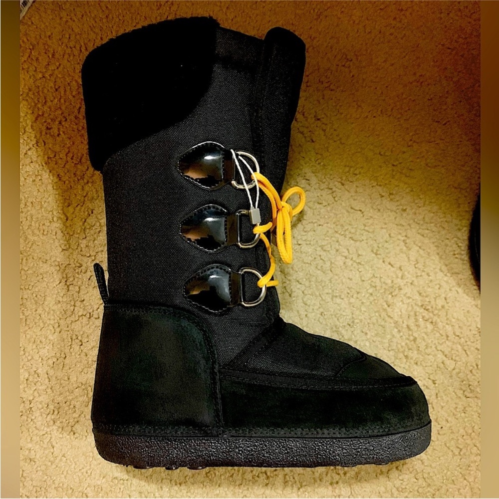 BNIB dSquared2 winter fur boots